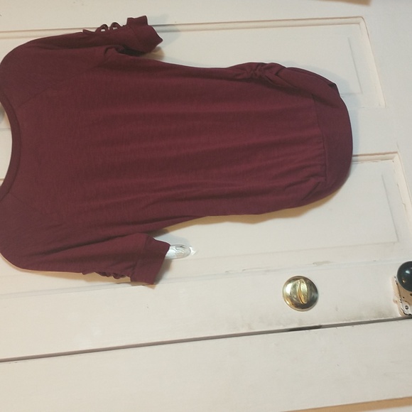 Four piece Women's Size 8 Clothes Set Red and White Capris Pants Tank Blouse - Picture 8 of 10